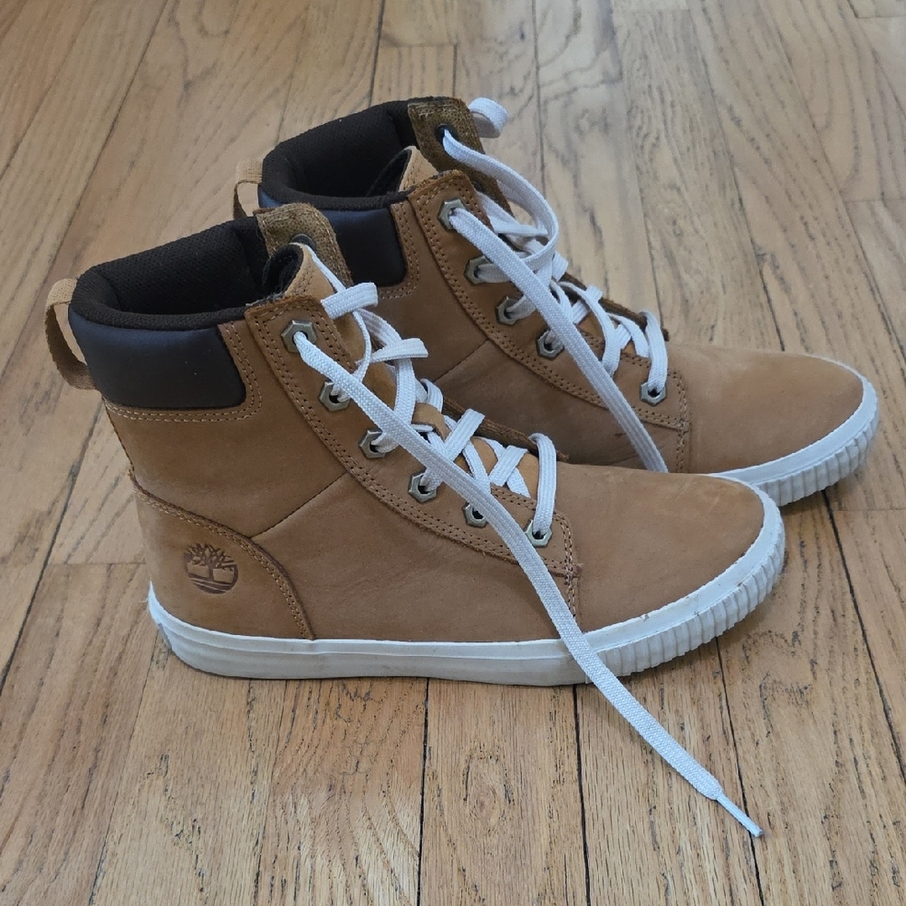 Timberland High-Top Sneakers with White Soles